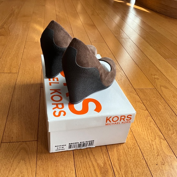 KORS Michael Kors Women’s Dress Wedges Tan/Brown size 8 - Picture 3 of 6